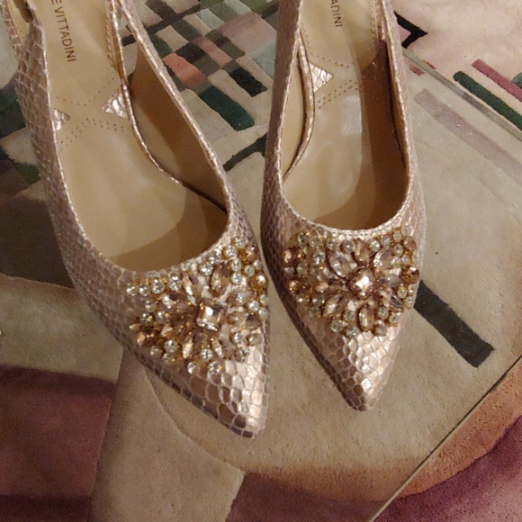 Brand new Adriennne Vittadini gold snakeskin - Picture 2 of 6